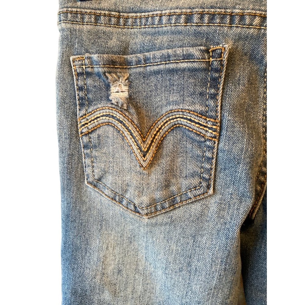 Levi’s - Picture 6 of 9